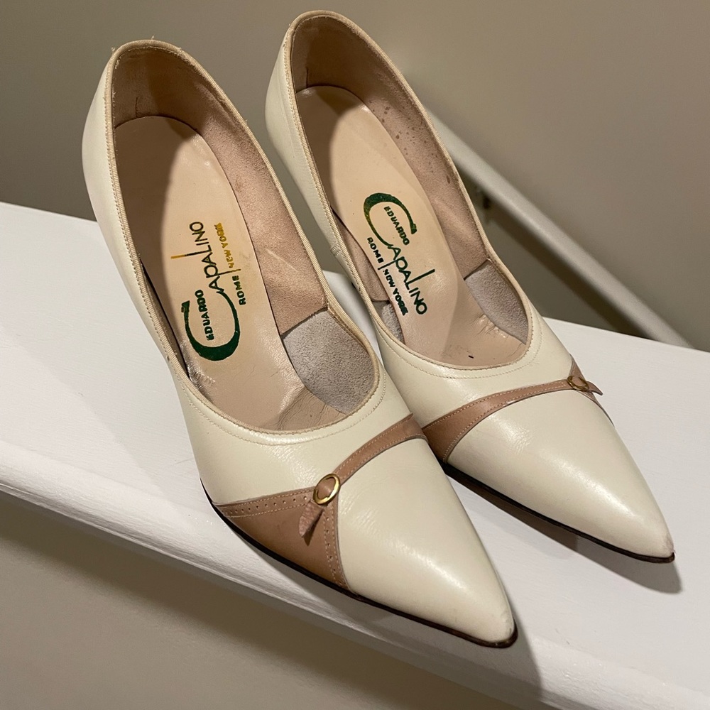 Vintage Eduardo Capalino white and tan pointed toe heels 1940s-1960s